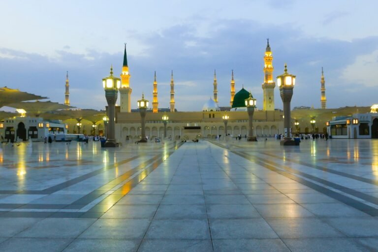 What Are the Key Highlights of 3 Star Umrah Packages?