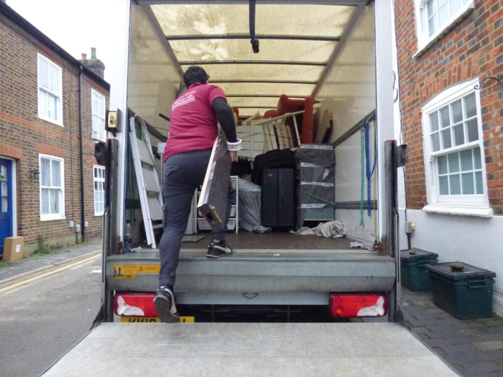 removal companies Luton